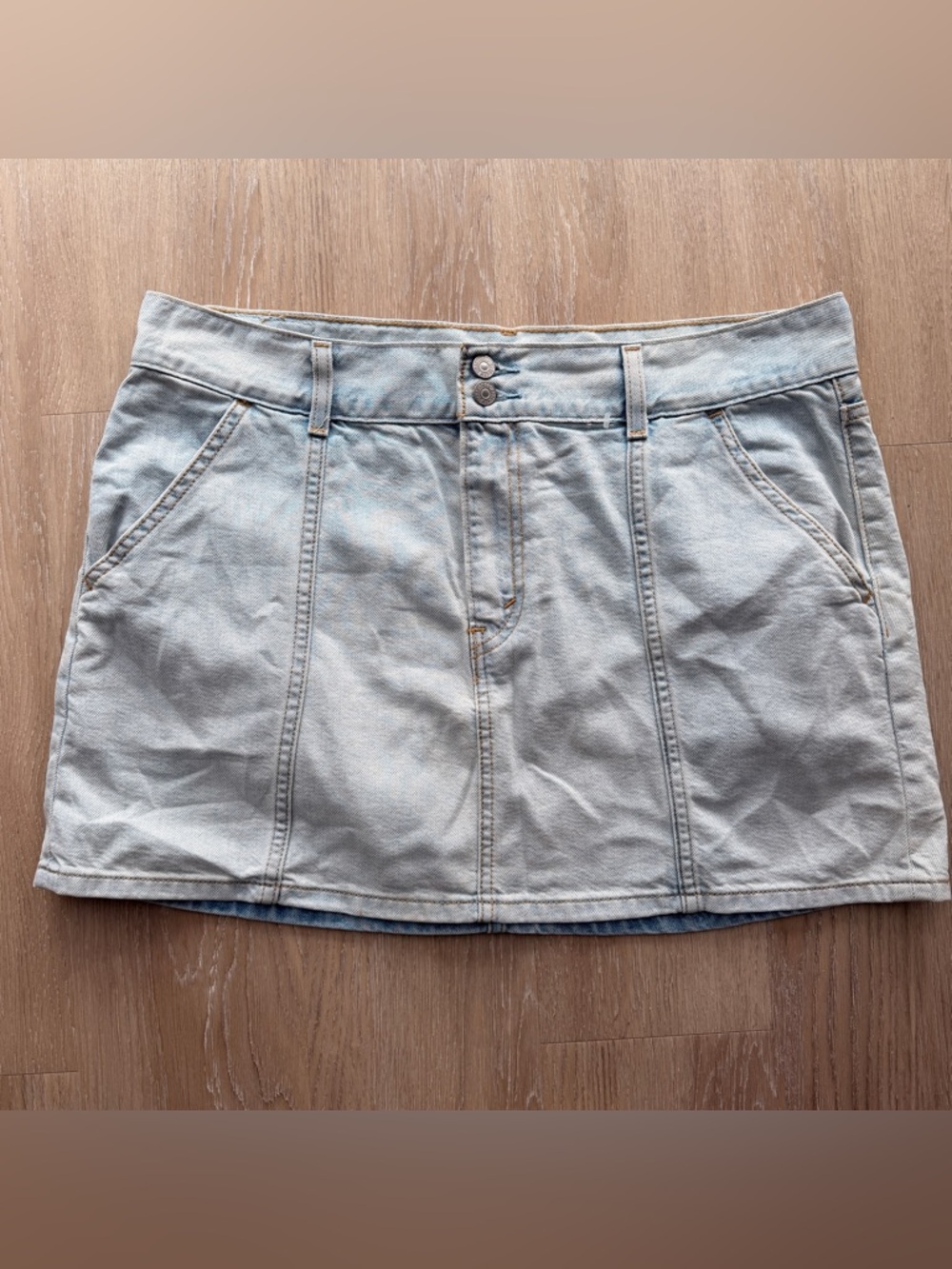Levi’s Icon mini denim skirt